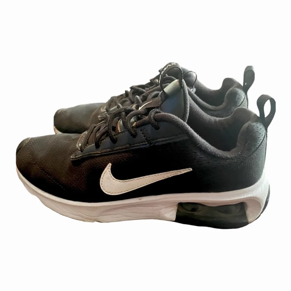 Nike Air Max DH0874-003 Women's Size 7 Black White Athletic Shoes Swoosh Sneaker